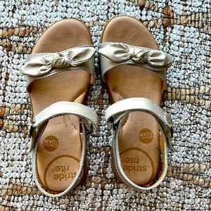 Little Girls size 13M Stride Rite sandals!
